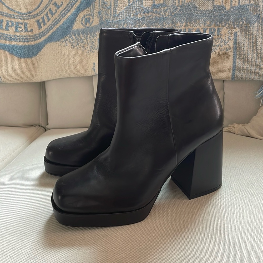 Black Steve Madden leather booties